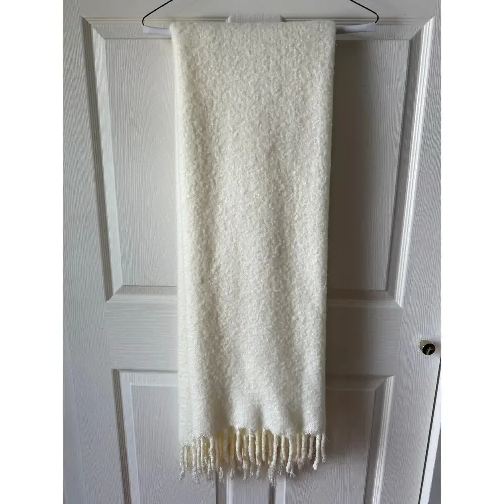 Soft Surroundings Ivory Bouclé Fringe Throw Blanket 50x70 Cozy Cottage Home